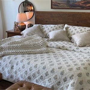 The Company Store king 100 percent cotton quilt and 4 king shams